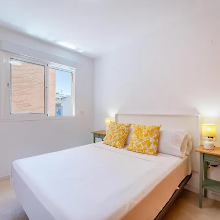 Duplex In The Heart Of Boliches - Pass The Keys 푸엔히롤라