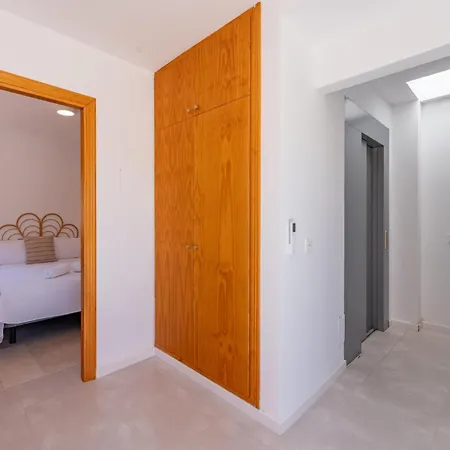 Duplex In The Heart Of Boliches - Pass The Keys * 푸엔히롤라