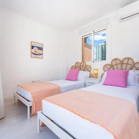 Duplex In The Heart Of Boliches - Pass The Keys 푸엔히롤라